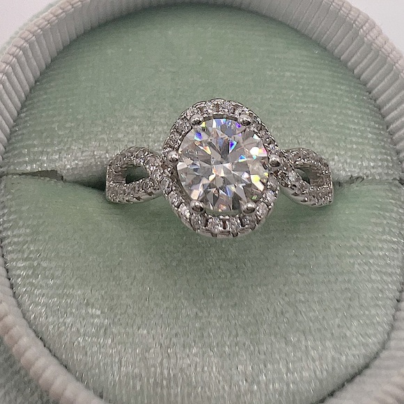 Twist Halo 1 carat center stone Engagement Ring - Picture 6 of 6